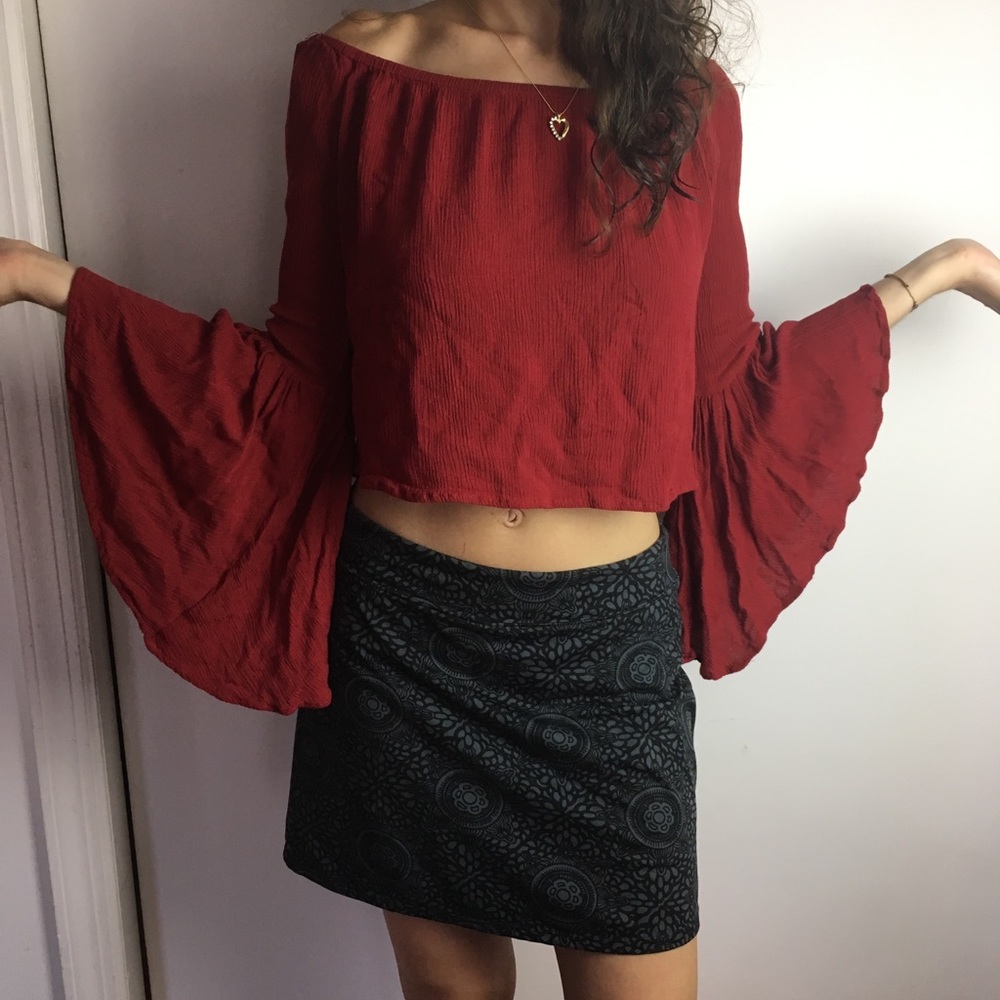 Loose sleeves red off the shoulder top size small - Picture 5 of 6